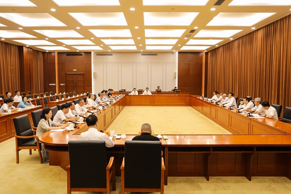 夏心旻主持召開(kāi)市縣人大常委會(huì)負(fù)責(zé)同志座談會(huì)