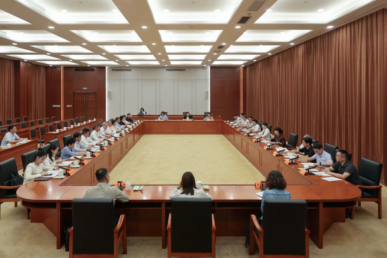 列席代表座談會(huì)：匯聚真知灼見，推動(dòng)履職增效
