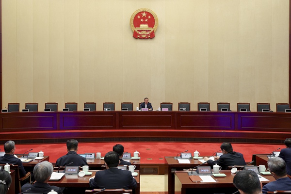 省人大常委會(huì)部署深入貫徹中央八項(xiàng)規(guī)定精神學(xué)習(xí)教育工作