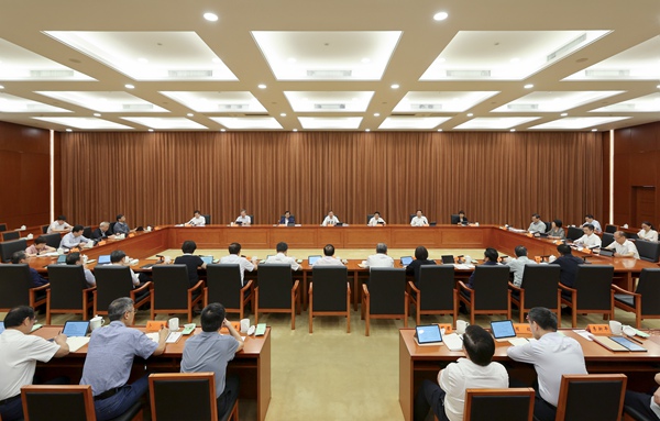 省人大常委會(huì)召開黨組擴(kuò)大會(huì)議暨第四十七次主任會(huì)議