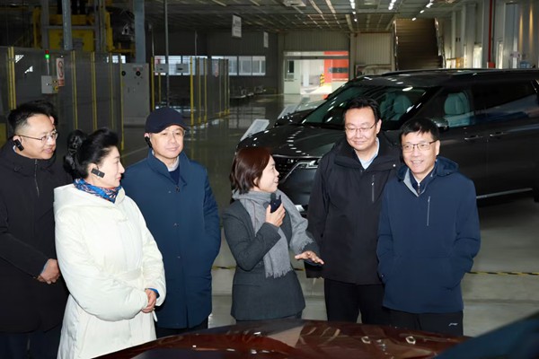 部分全國人大代表開展集中視察活動